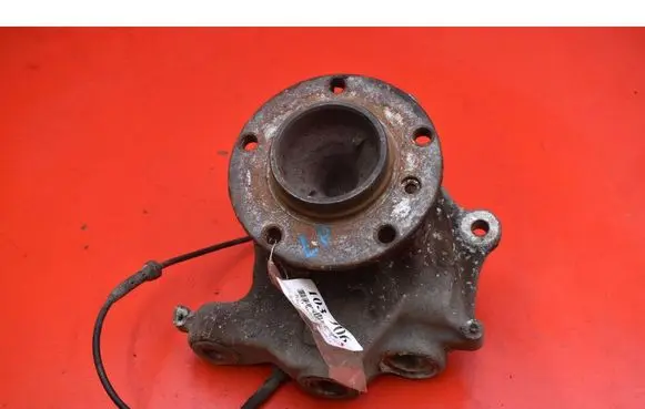 BMW 5 E39 Front wheel hub spindle knuckle