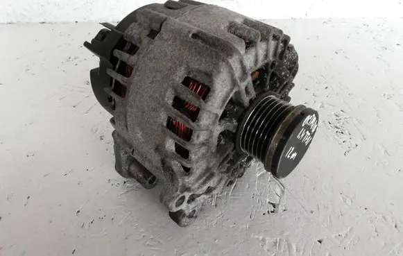 Skoda Octavia Mk2 (1Z) Generator/alternator 03C903025D