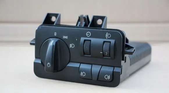 BMW 3 E46 Tailgate/trunk/boot open switch BMW4108586