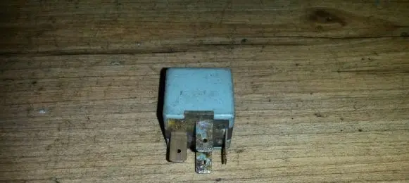 Volkswagen Golf IV Other relay 171937503 07.1200.00