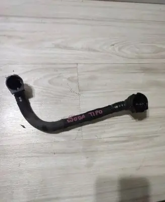 Engine coolant pipe/hose