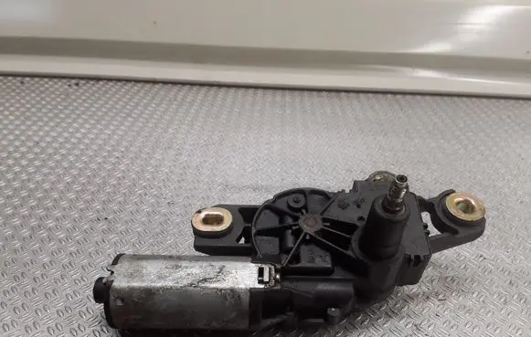 Seat Ibiza III (6L) Rear window wiper motor 6L69557110
