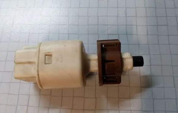 Toyota Avensis T250 Brake pedal sensor switch 2701M4D