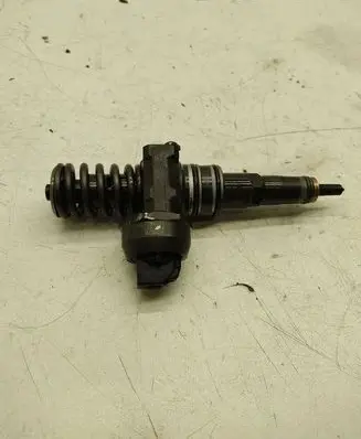 Seat Altea XL Fuel injector 0414720215 038130073AG