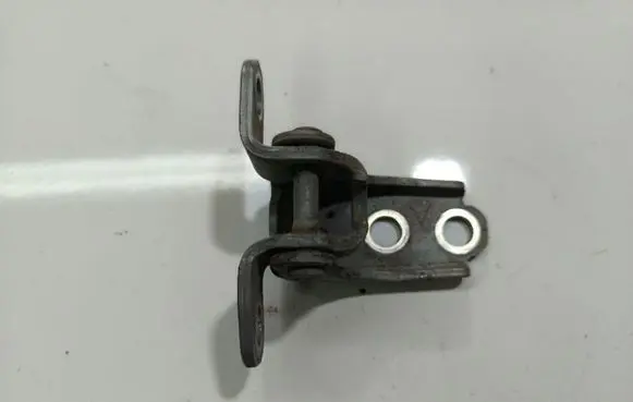 Honda FR-V Front door upper hinge 