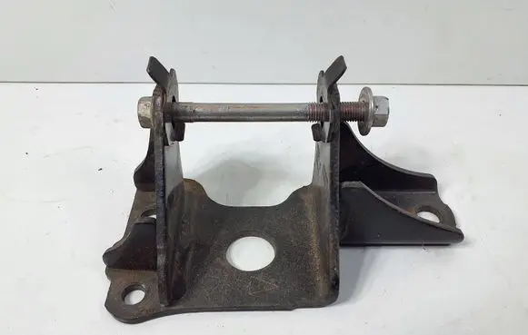 Toyota Prius (XW30) Gearbox mounting bracket