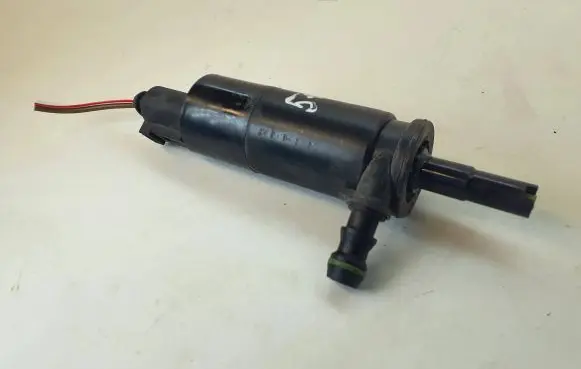 Volkswagen Golf Plus Headlight washer pump 3B7955681