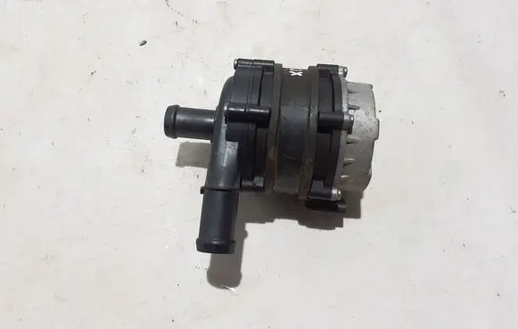 Volvo XC40 Electric auxiliary coolant/water pump 32257969