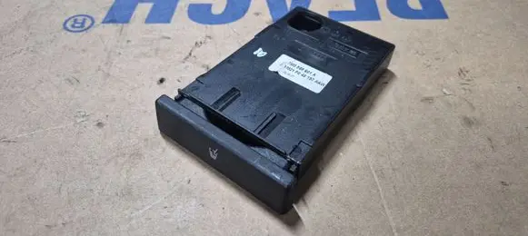 Volkswagen Sharan Cup holder 7M3858601A YM21F048197