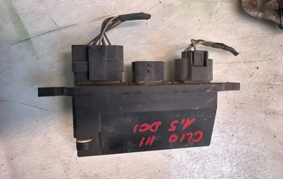 Renault Clio III Other control units/modules 8200261817 89009342