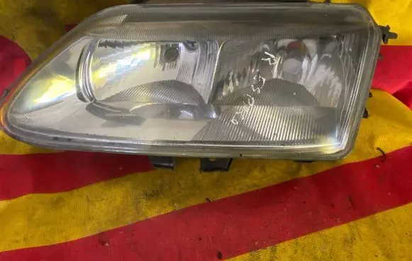 Renault Espace III Headlight/headlamp 89002588