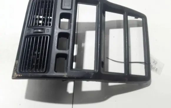 Nissan Almera Dash center air vent grill 687501n60 e401-5161-500
