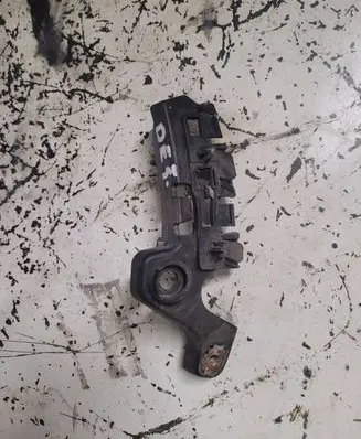 Renault Megane III Front bumper mounting bracket