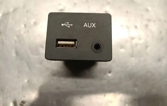 SsangYong Rexton I AUX in-socket connector 299117682