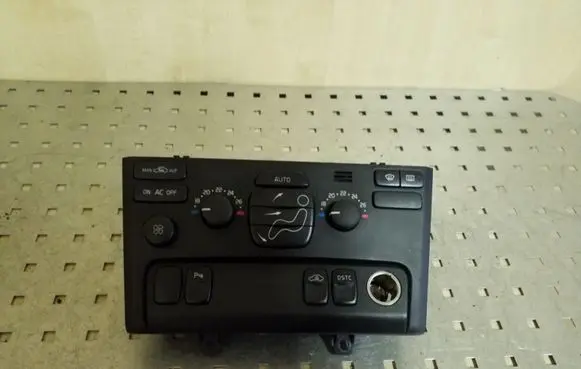 Volvo XC90 Climate control unit 8682734