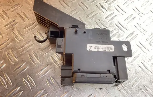 Toyota Land Cruiser (J200) Other control units/modules 8273160250