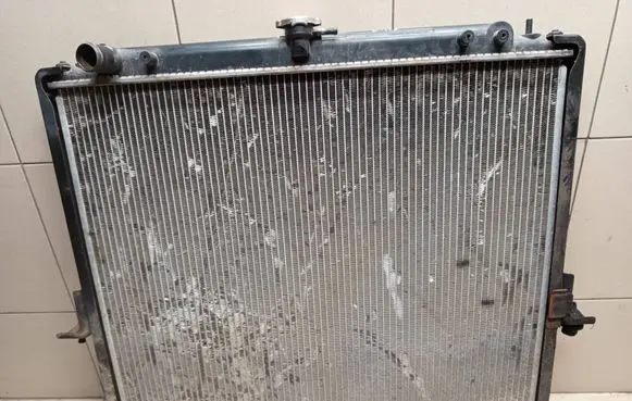 Nissan Pathfinder R51 Coolant radiator 