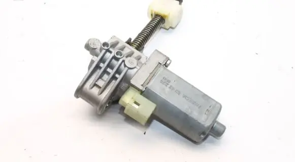 BMW X5 E70 Seat adjustment motor 8342926 0390203272