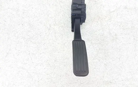 Ford Fusion II Accelerator throttle pedal DG9C9F836 DG9C9F836AD M1616002218