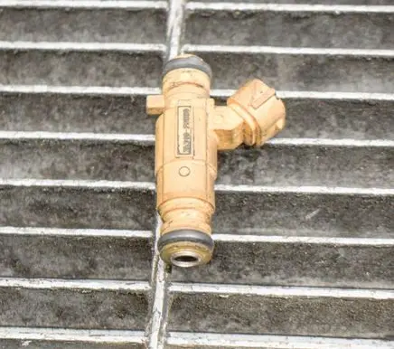 Hyundai i30 Fuel injector 9260930020 353102B000
