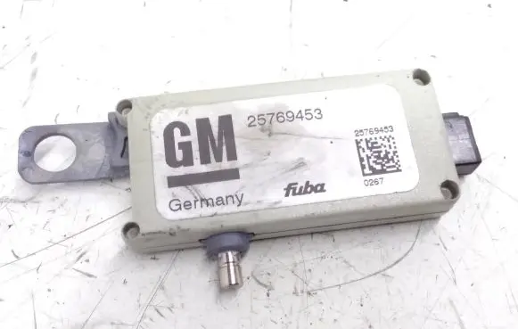Cadillac CTS Aerial antenna amplifier 25769453