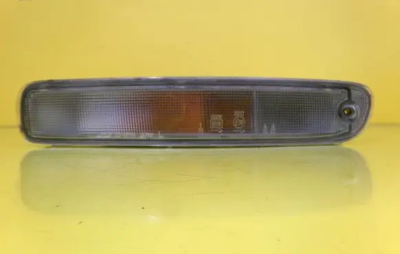 Mazda 323 Front indicator light 21061708