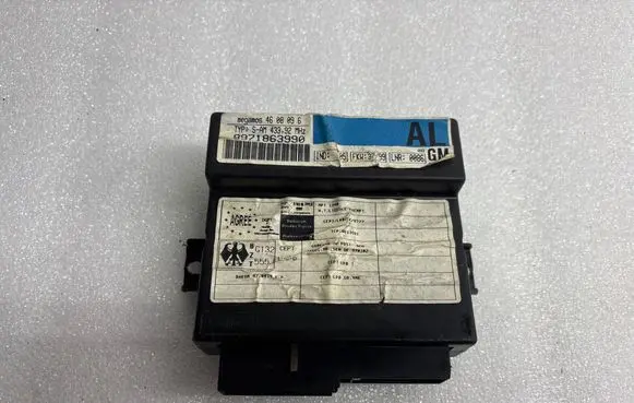 Opel Frontera B Comfort/convenience module 8971863990 4608096 SAM43392M