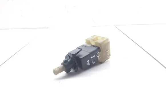 Mercedes-Benz E W210 Brake pedal sensor switch