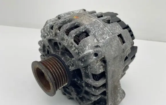 Mercedes-Benz E W210 Generator/alternator A0131548002 0986047530