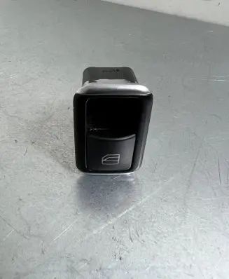 Mercedes-Benz CLA C117 X117 W117 Electric window control switch A2049058102