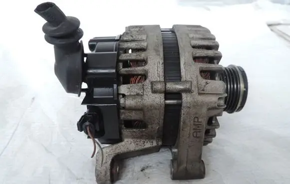 Opel Mokka Generator/alternator 13597226