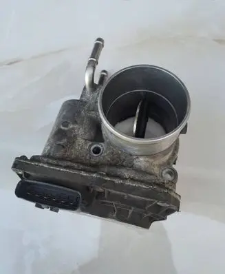 Toyota Avensis T270 Throttle valve 261000R020 52631 1480006S30