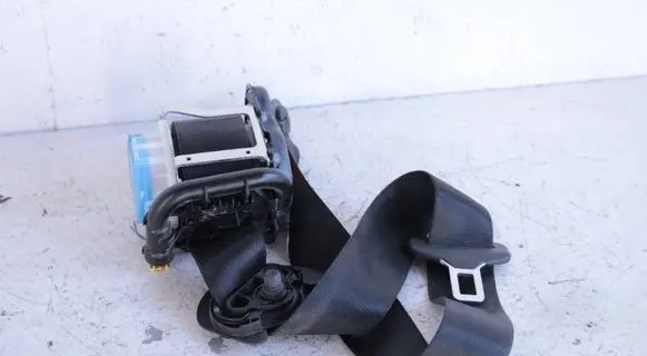 Mercedes-Benz GLA W156 X156 Front seatbelt A1768602185