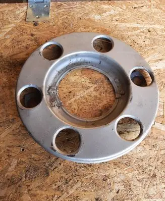 Mercedes-Benz Sprinter W901 W902 W903 W904 R17 wheel hub/cap/trim A9704010025