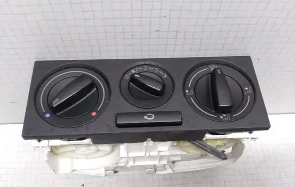 Volkswagen Golf IV Climate control unit 1J0819045F 90151120