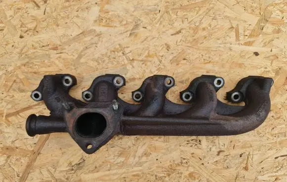 Volvo V70 Exhaust manifold 8642826