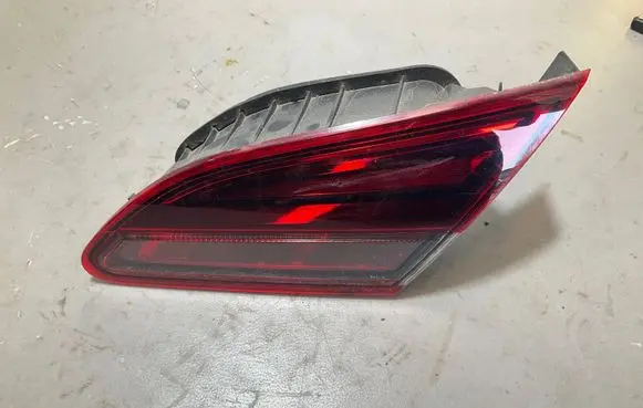 Opel Astra J Tailgate rear/tail lights 13281882 L90005054