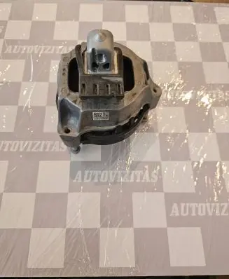BMW 5 G30 G31 Engine mount bracket 6883246 688324602