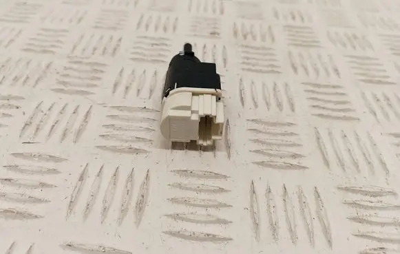 Renault Clio IV Brake pedal sensor switch 253206170R