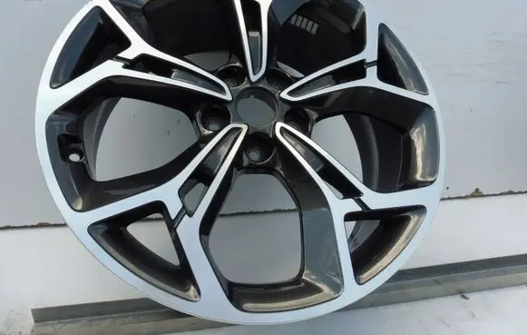 KIA Sportage R19 alloy rim 