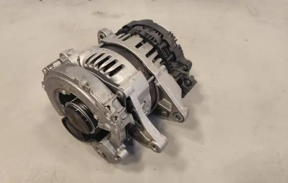 KIA Sportage Generator/alternator 363002U200