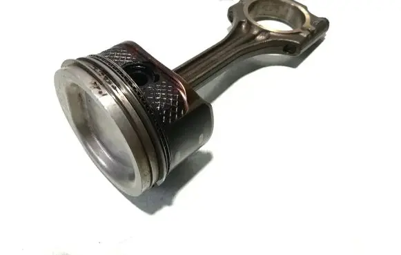Volkswagen Fox Piston with connecting rod CHFB