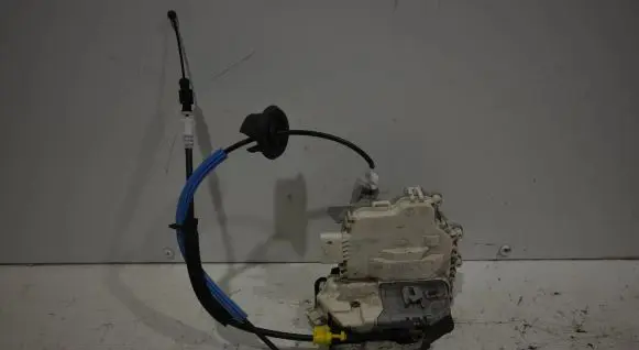 Audi A4 S4 B8 8K Front door lock 8J2837015C