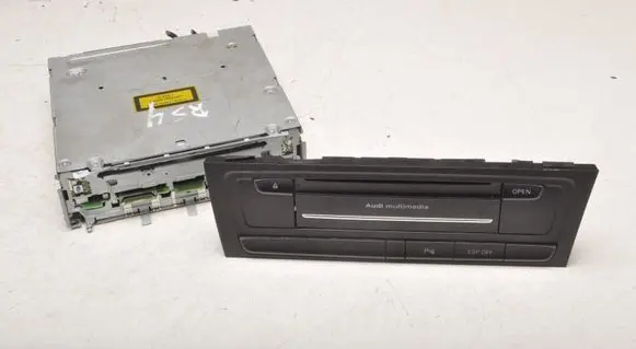 Audi A4 S4 B8 8K CD/DVD changer 8T2035666E