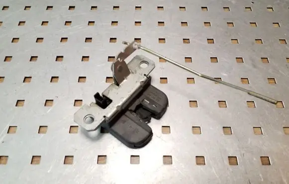 Seat Ibiza III (6L) Tailgate/trunk/boot lock/catch/latch 6L6827505A