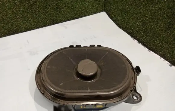 Land Rover Defender Rear door speaker K8D218808AD K8D218808