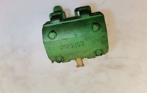 Renault Master III Other engine bay part 8200925307