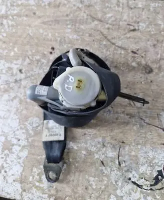 Mazda 2 Front seatbelt