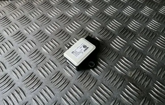BMW X1 E84 ESP acceleration yaw rate sensor 6782372 0265005713 34526782372
