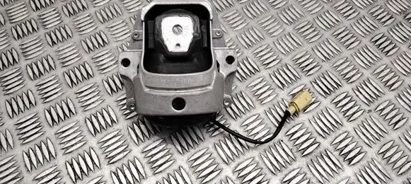 Engine mount bracket